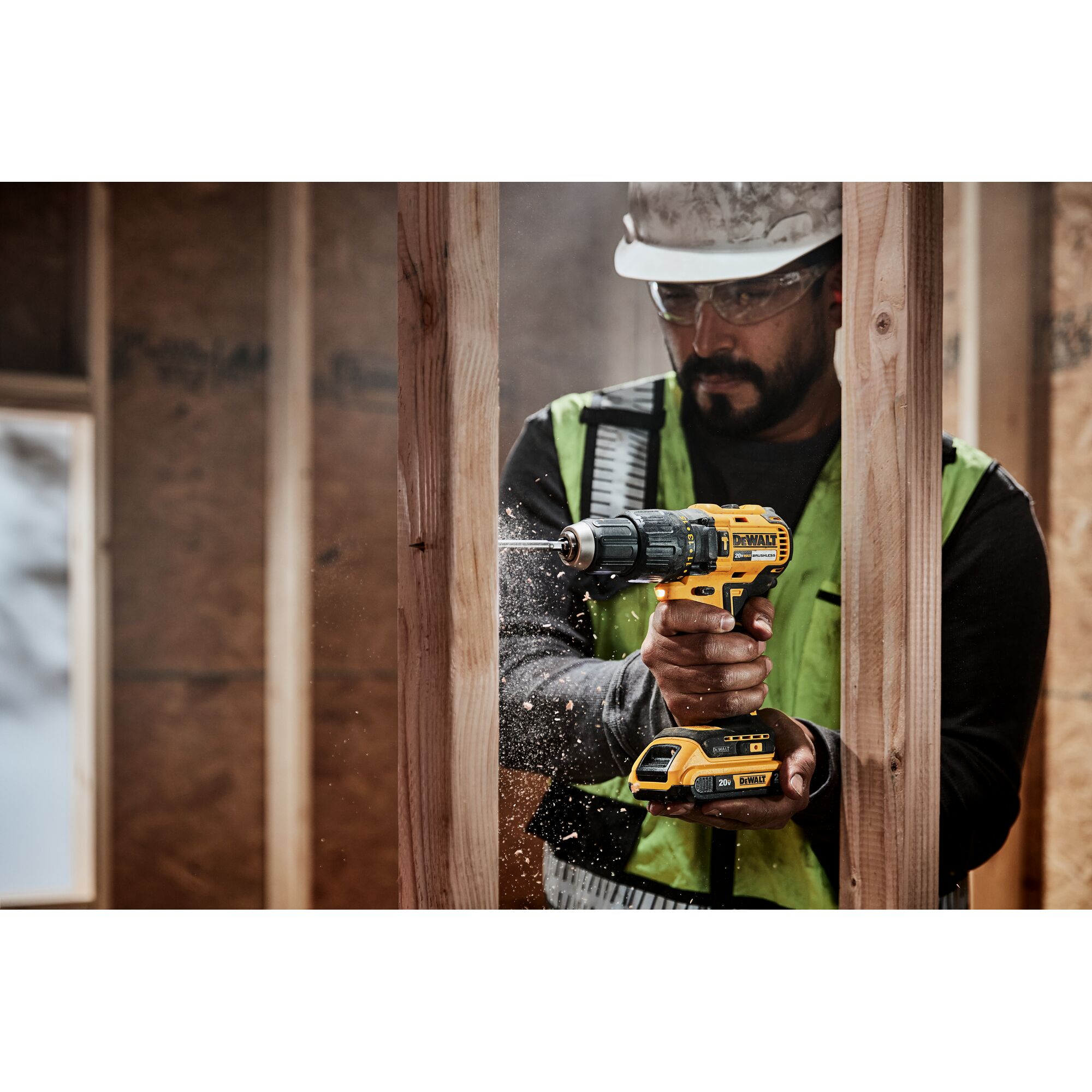 Taladro Atornillador Inalámbrico DeWalt 20V DCD771C2 — 2 Baterías, Cargador y Mochila