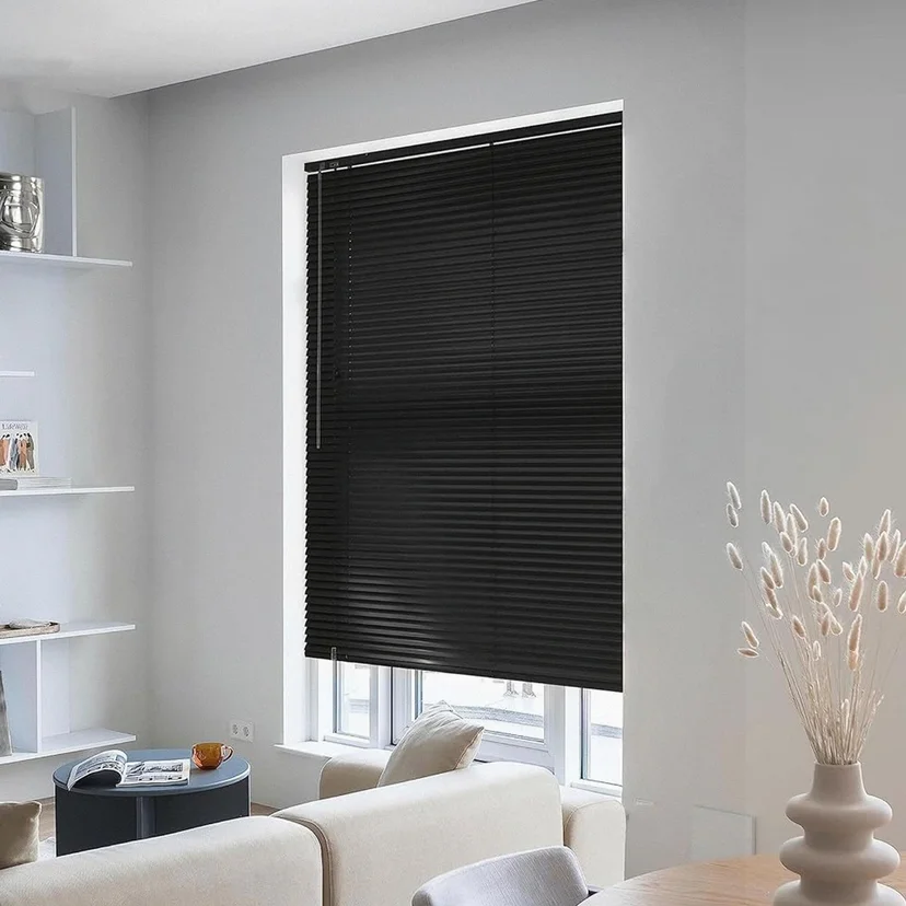 Persiana de PVC 120 X 165 cm negra